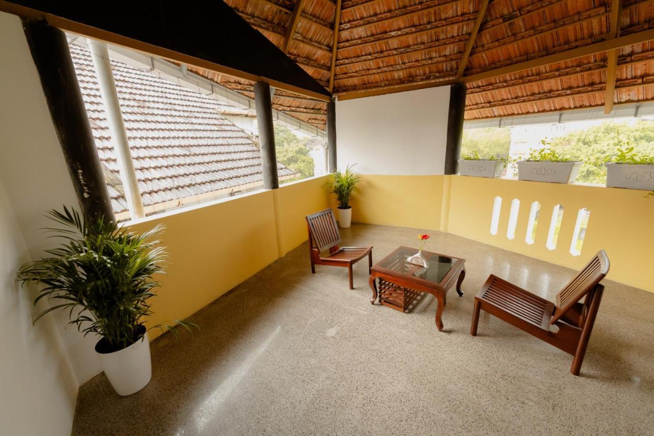 Seacoast Inn Fortkochi Fort Kochi Екстериор снимка